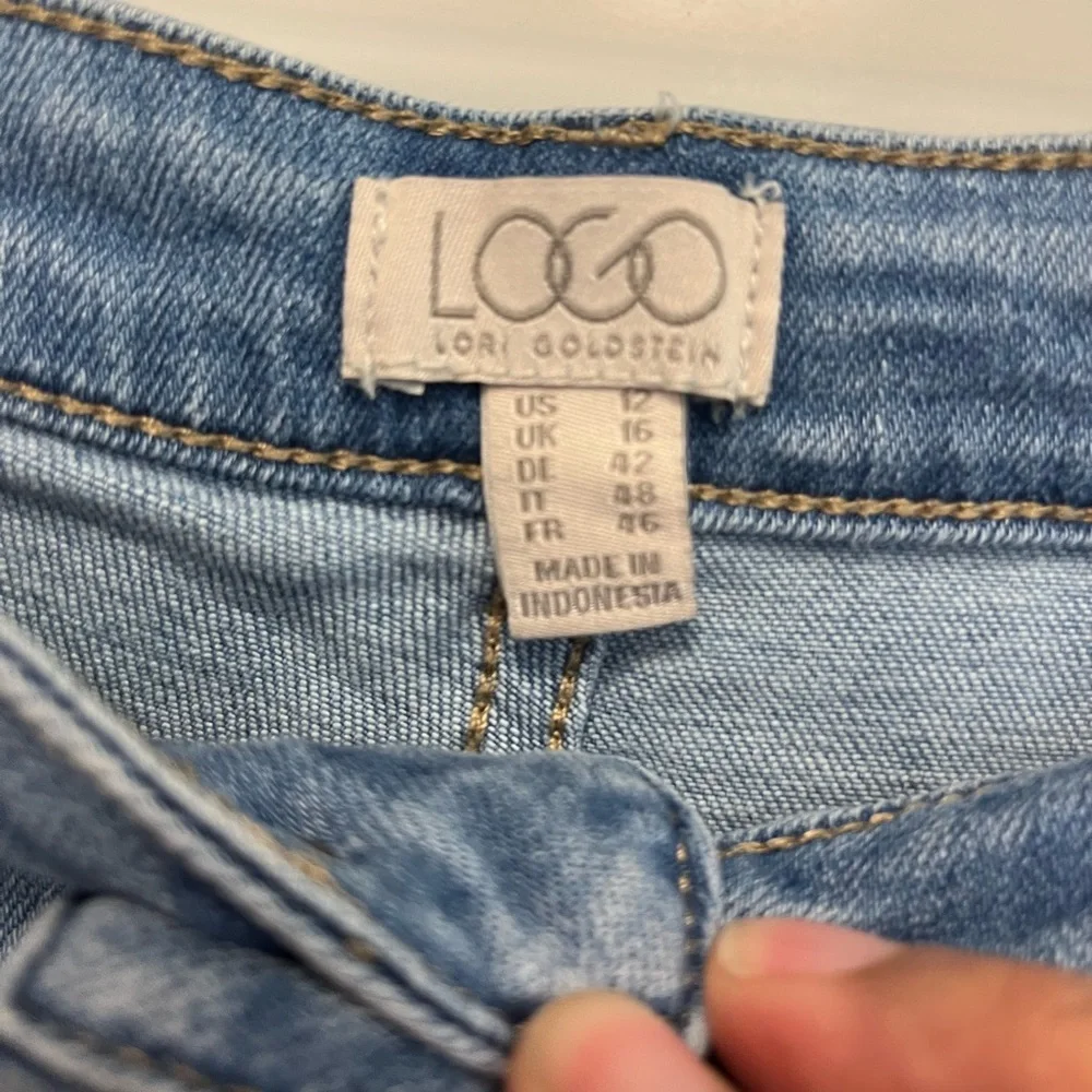 LOGO by Lori Goldstein 5-Pocket Denim Bermuda Shorts with Rolled Cuff Sz. 12 - Picture 5 of 10